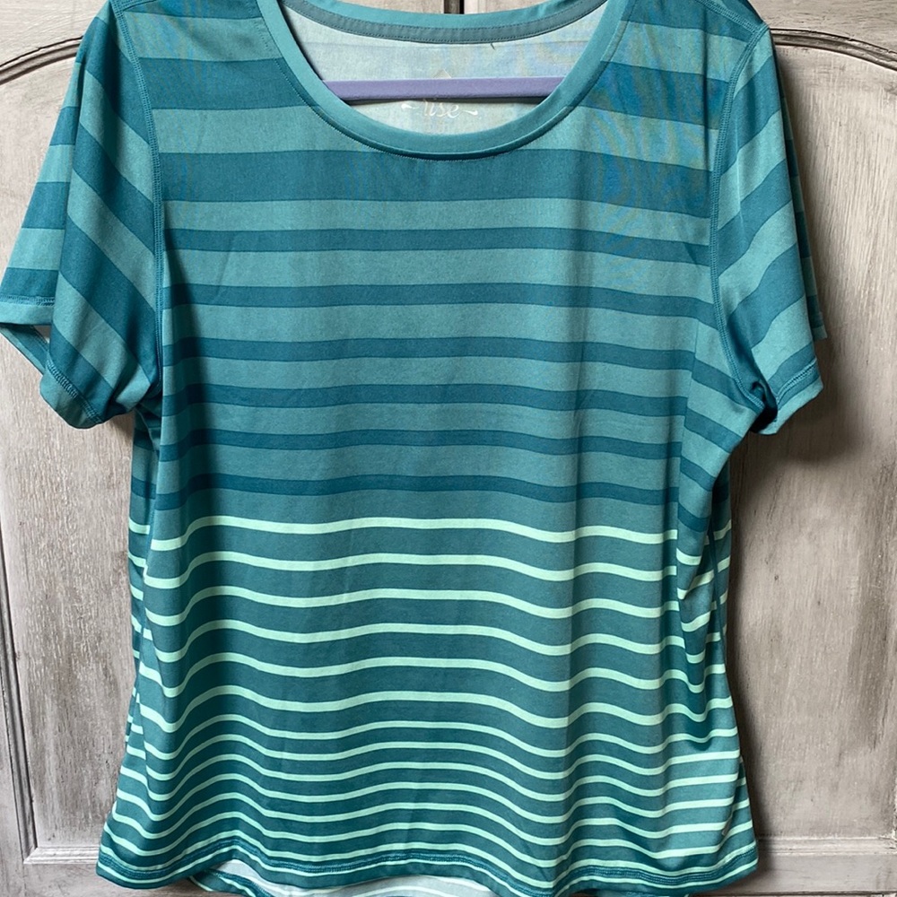 Lularoe Rise top